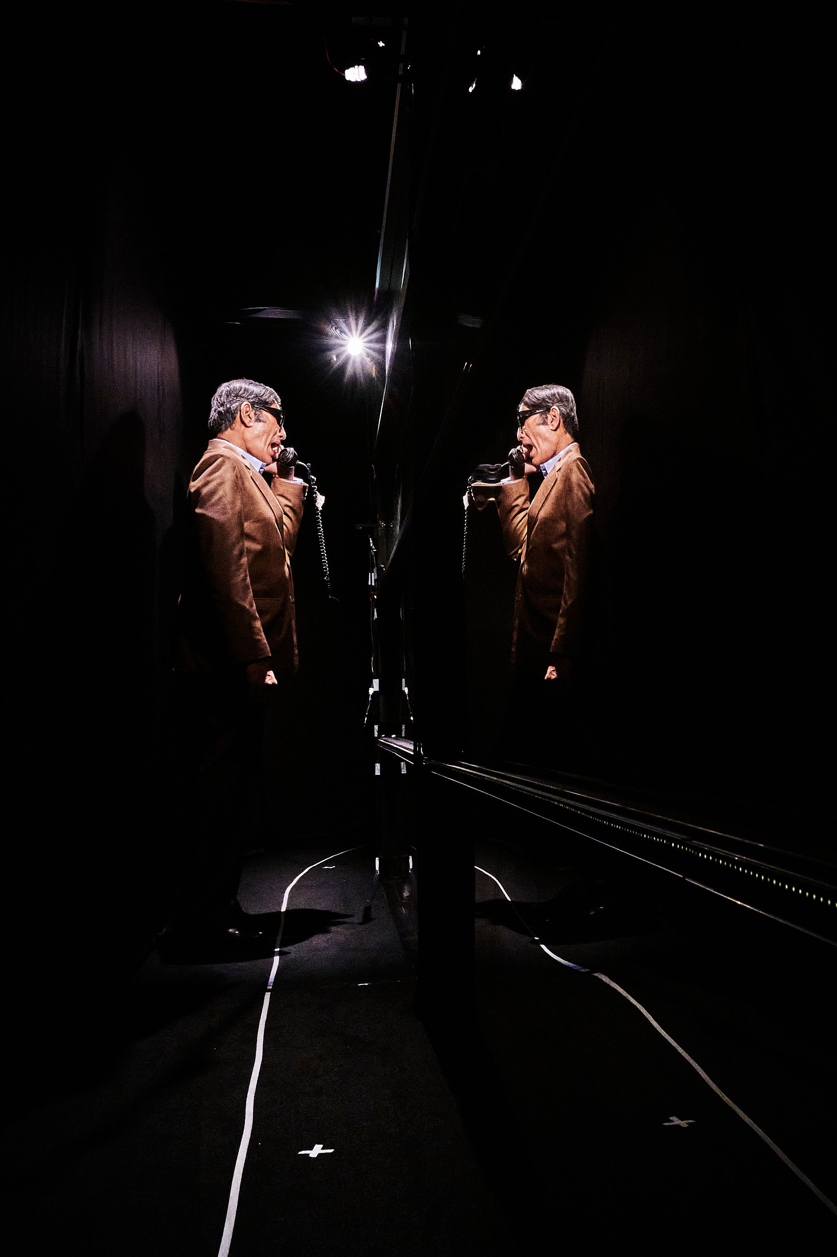 2019 12 Backstage Mirror 11