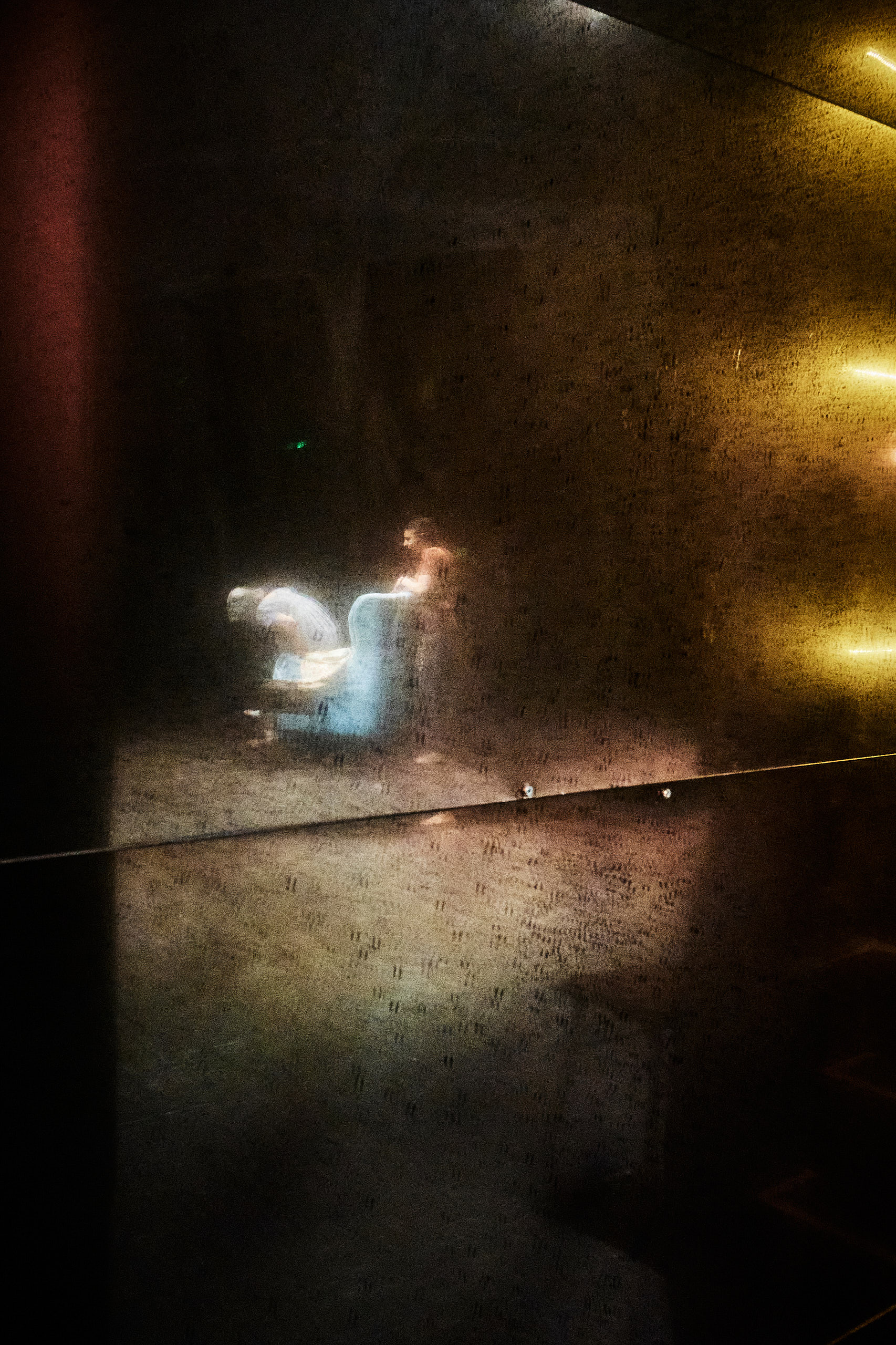 2019 12 Backstage Mirror 3