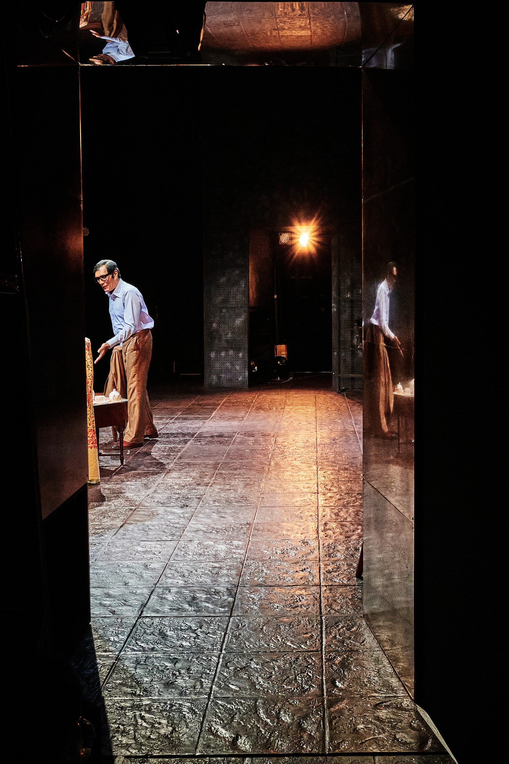 2019 12 Backstage Mirror 4
