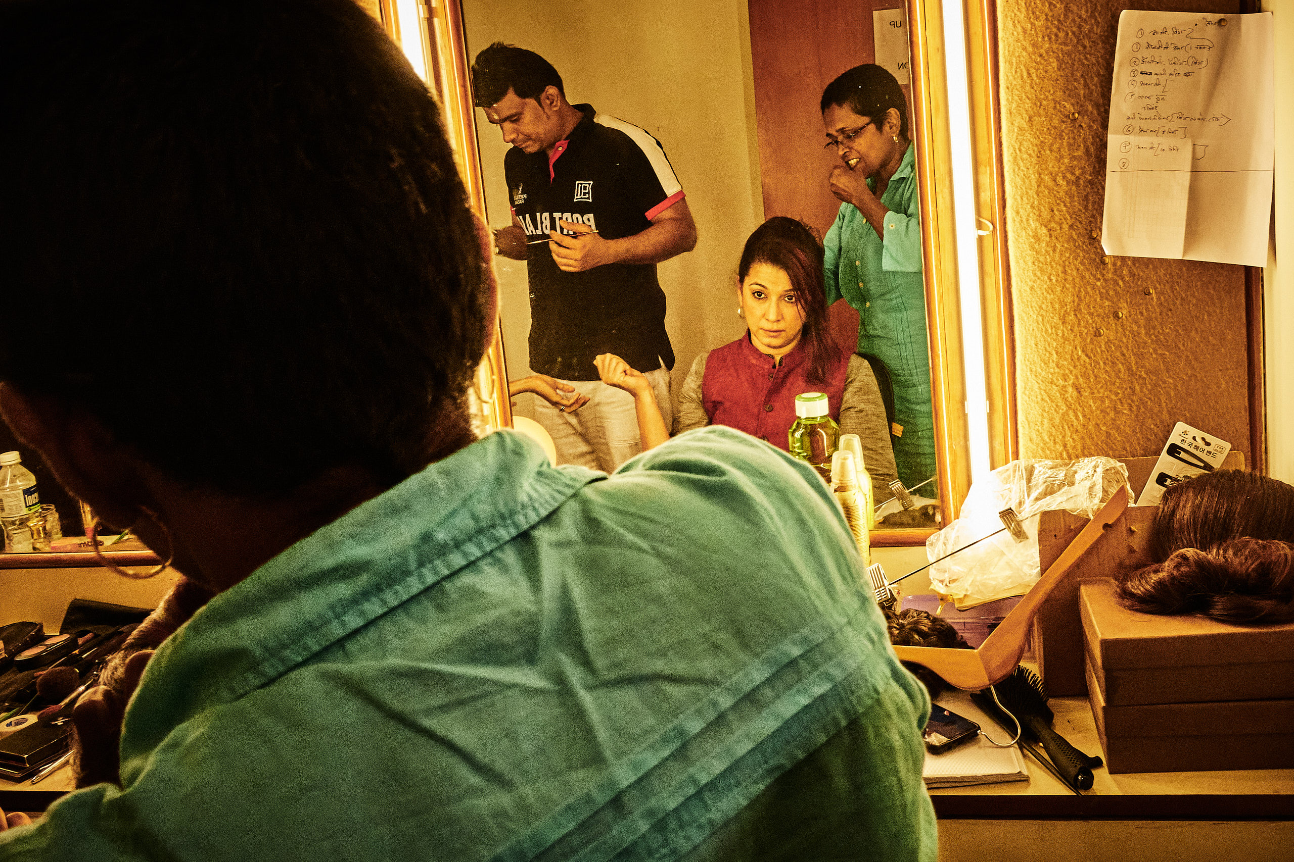2019 12 Backstage Mirror 5