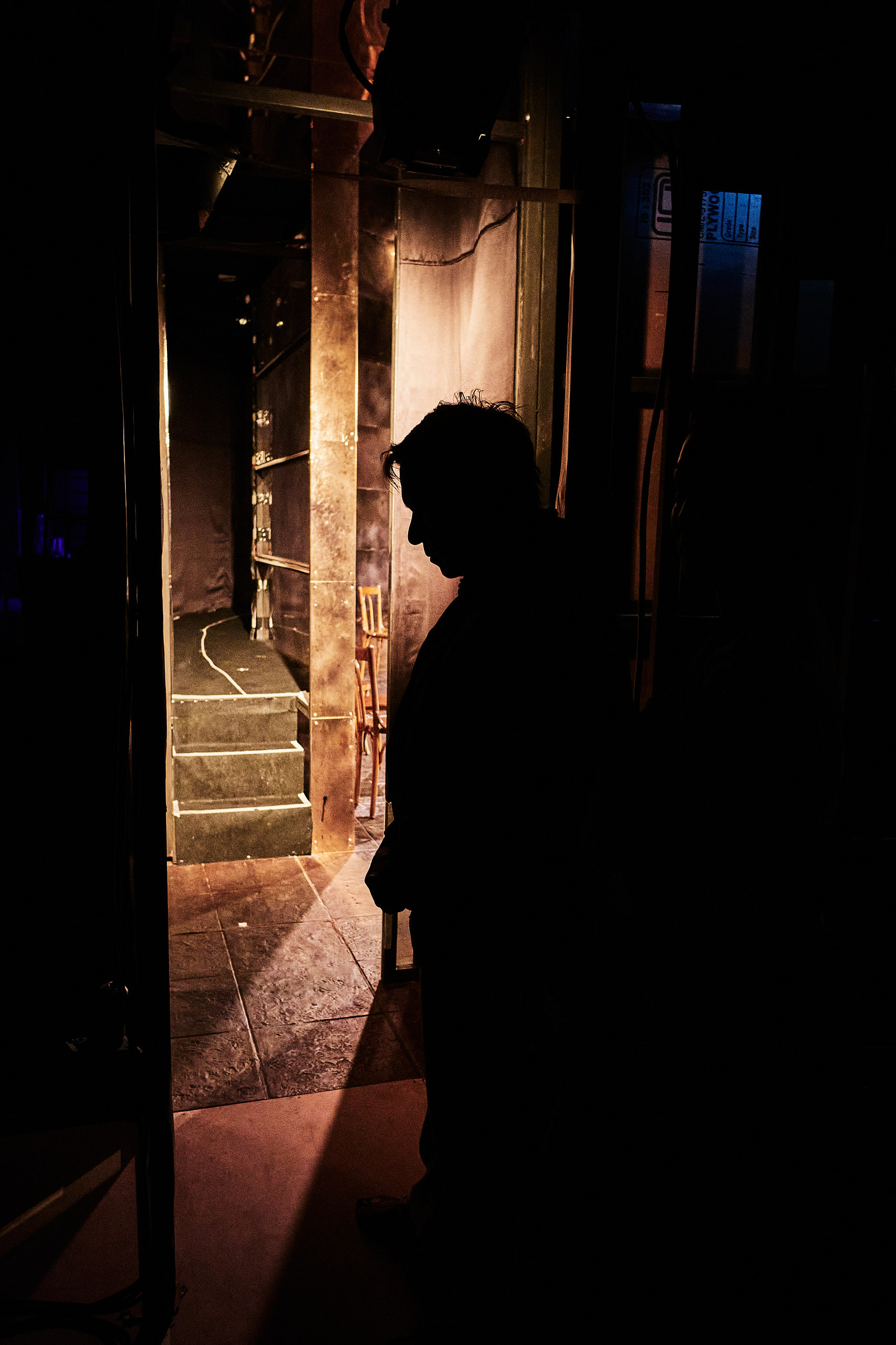 2019 12 Backstage Mirror 7