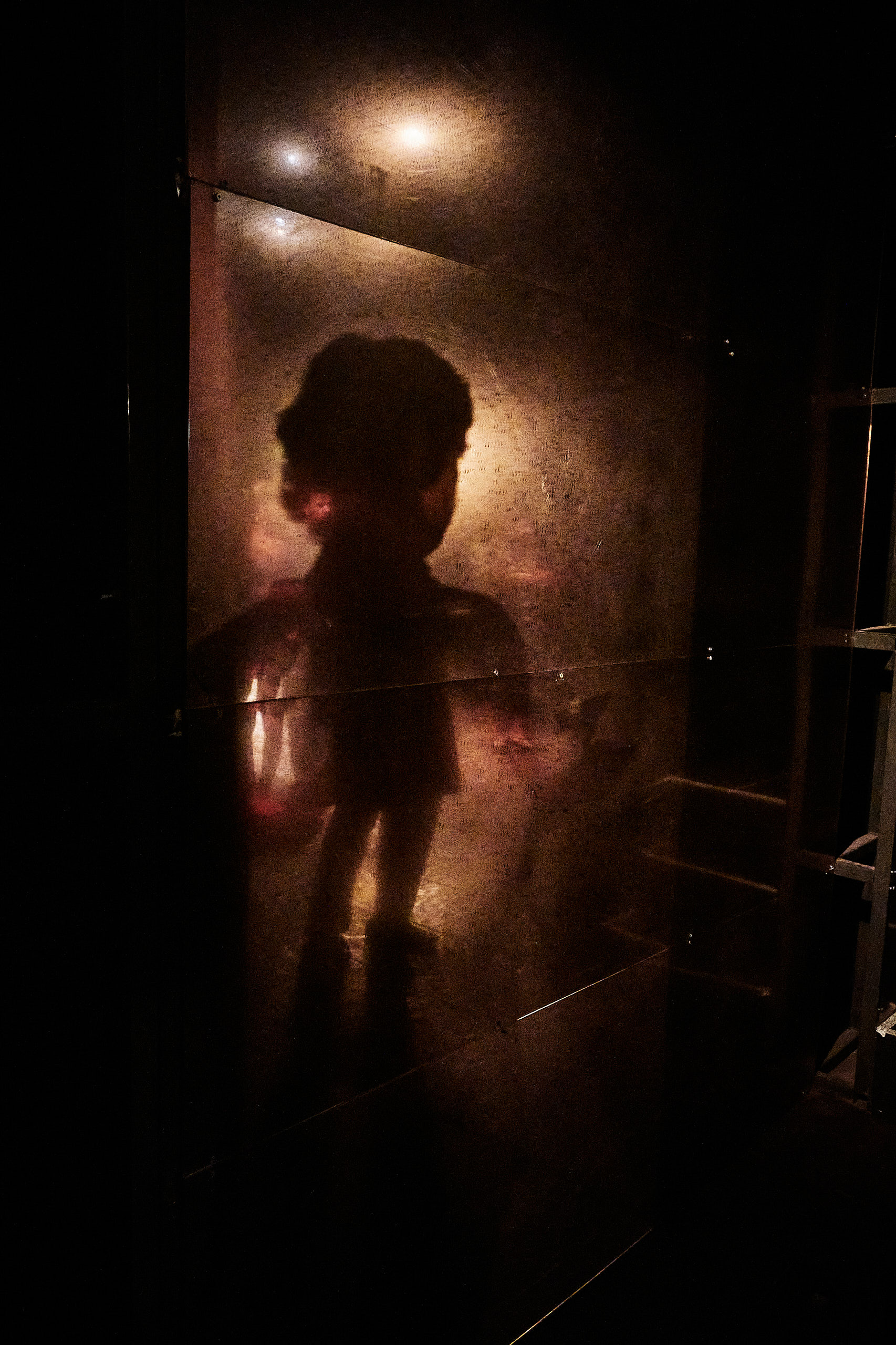 2019 12 Backstage Mirror 8